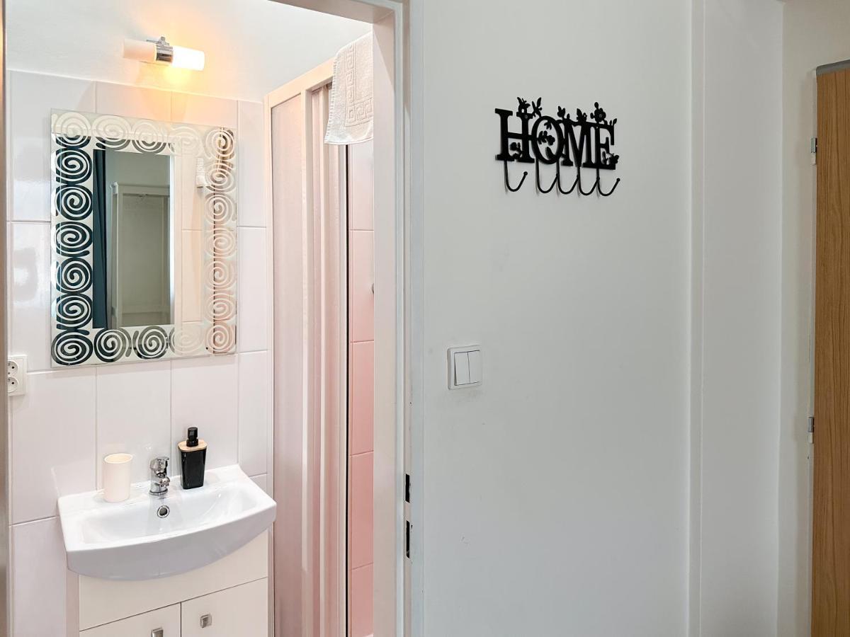 Elso Apartments Прага Екстериор снимка